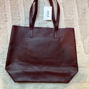 Able tote